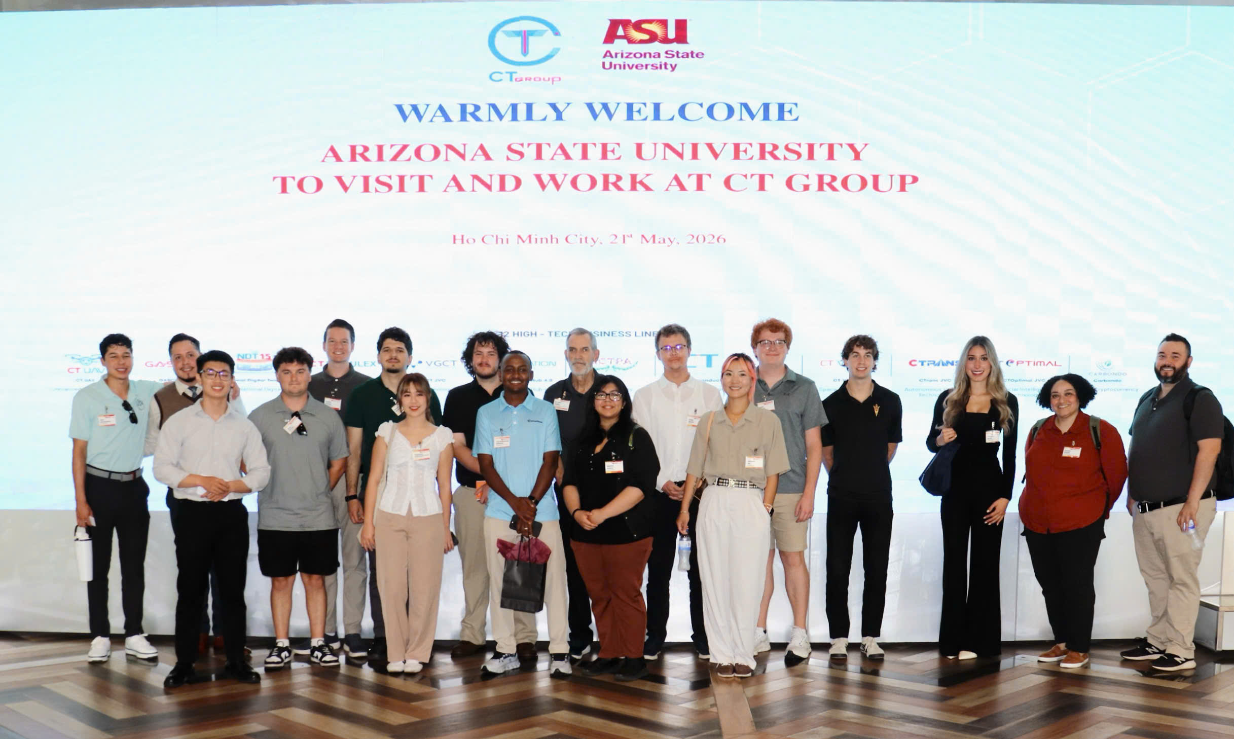 SINH VIÊN TỪ TRƯỜNG ĐẠI HỌC “TOP 1 ĐỔI MỚI SÁNG TẠO” HOA KỲ – ARIZONA STATE UNIVERSITY (ASU) THAM QUAN CT INNOVATION HUB 4.0